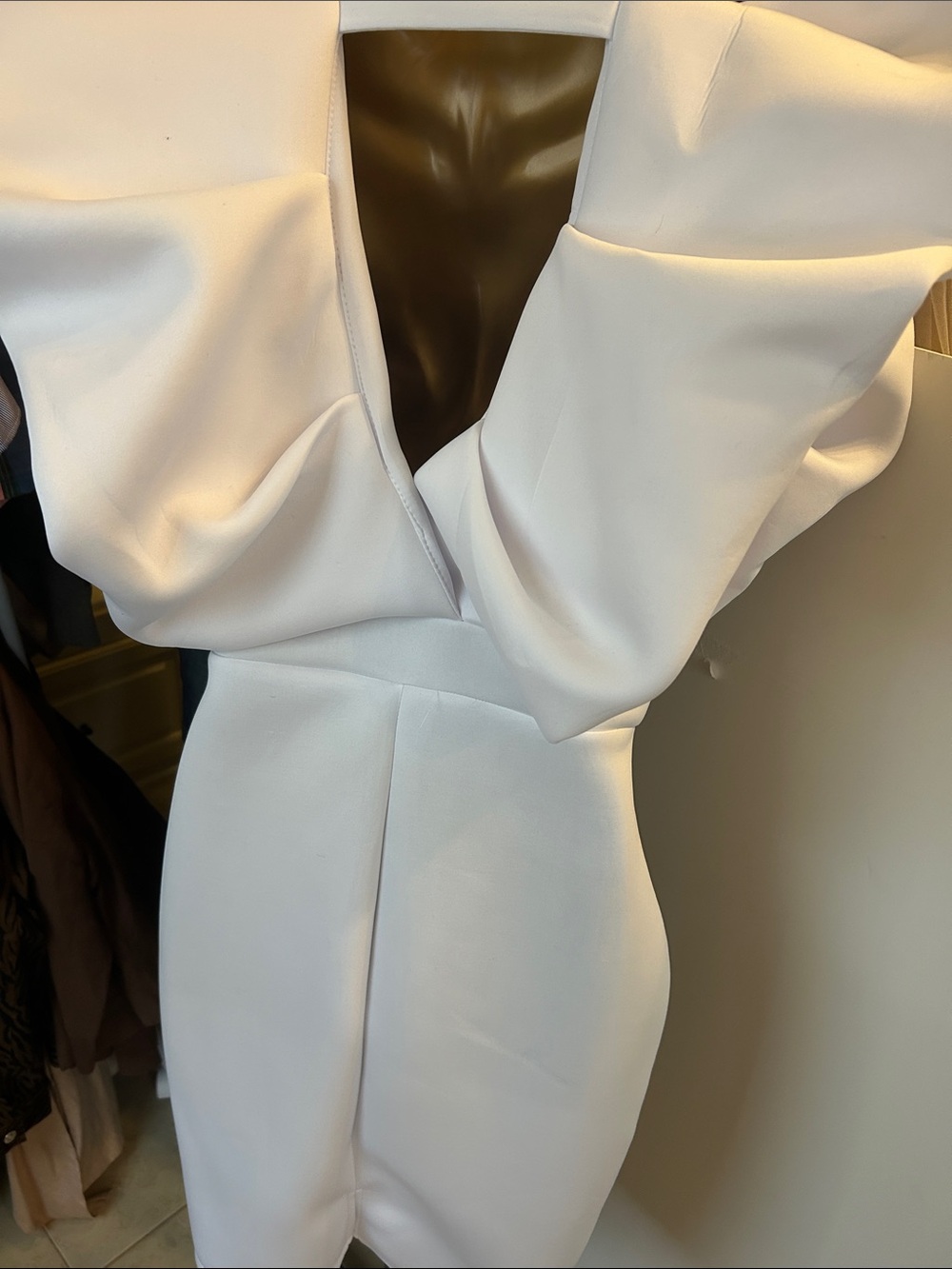 White Puff-Sleeve Deep V-Neck Cocktail Dress - Picture 3 of 3
